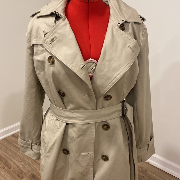 Worn Once! Liz Claiborne trench coat with matching belt - Picture 5 of 6